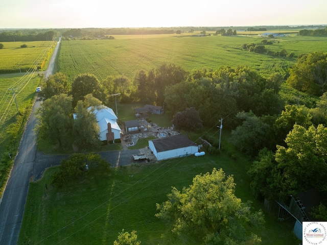 birds eye view of property featuring a rural view