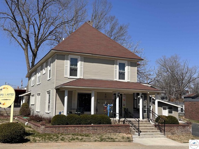 view of front of house featuring covered porch