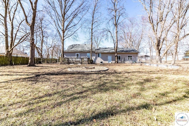 view of yard featuring fence