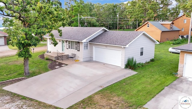 12567 Crestview Dr, Warsaw, MO 65355 - photo 1