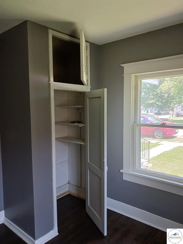 501 S Oak St, Versailles, MO 65084 - view of closet
