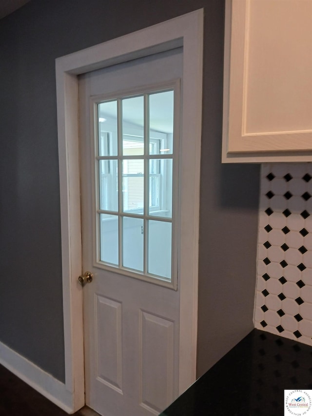 501 S Oak St, Versailles, MO 65084 - entryway featuring tile patterned floors