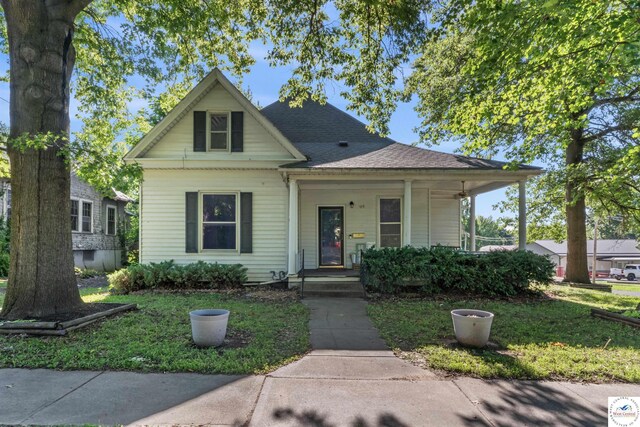509 S Locust St, Sweet Springs, MO 65351 - photo 1