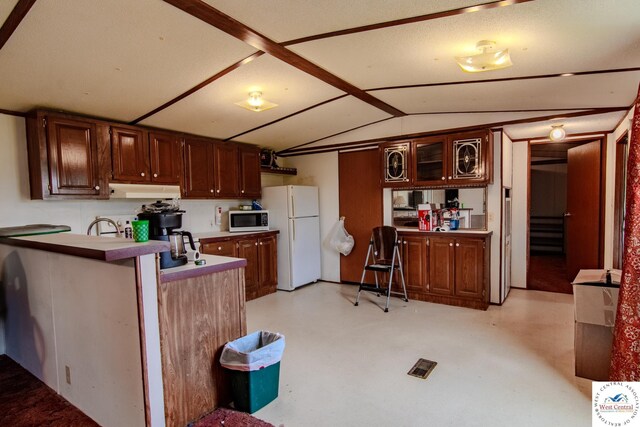 386 SE 1151st Rd, Clinton, MO 64735 - office area with carpet floors and lofted ceiling