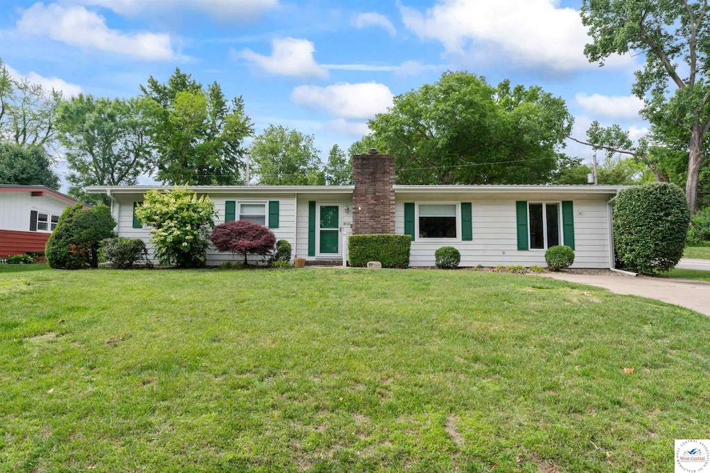 800 Tyler Ave, Warrensburg, MO 64093 - photo 1