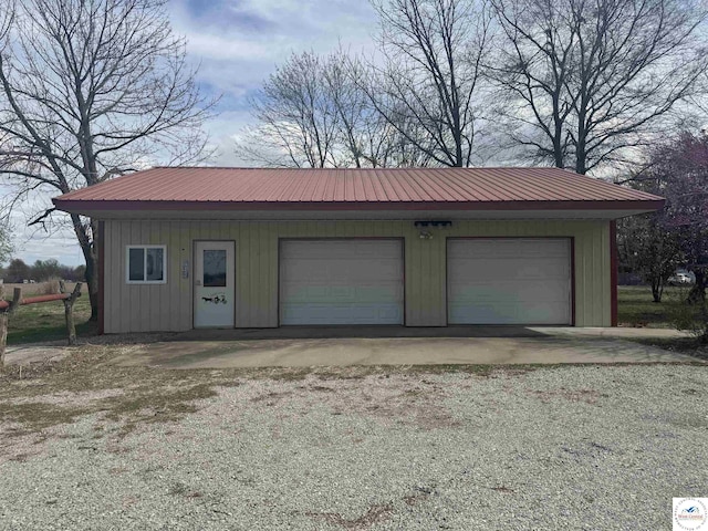 view of detached garage