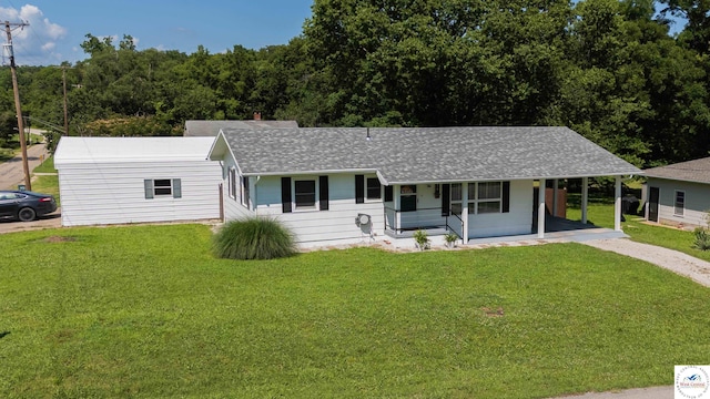 416 W Osage St, Warsaw, MO 65355 - ranch-style house with a porch, driveway, a shingled roof, and a front lawn