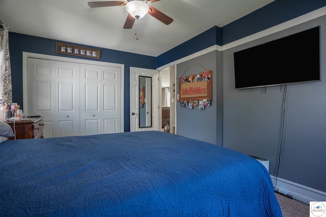 416 W Osage St, Warsaw, MO 65355 - carpeted bedroom with a closet and a ceiling fan
