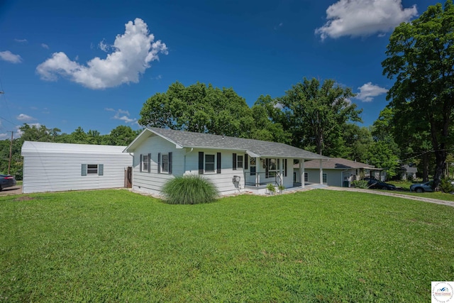 416 W Osage St, Warsaw, MO 65355 - single story home featuring a porch and a front lawn