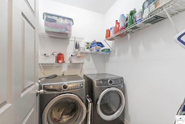 917 N Washboard Rd, Sibley, MO 64088 - laundry room featuring washer and clothes dryer