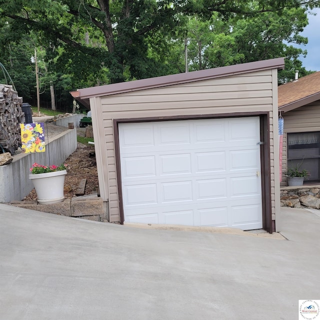 31150 Highview Rd, Edwards, MO 65326 - view of garage