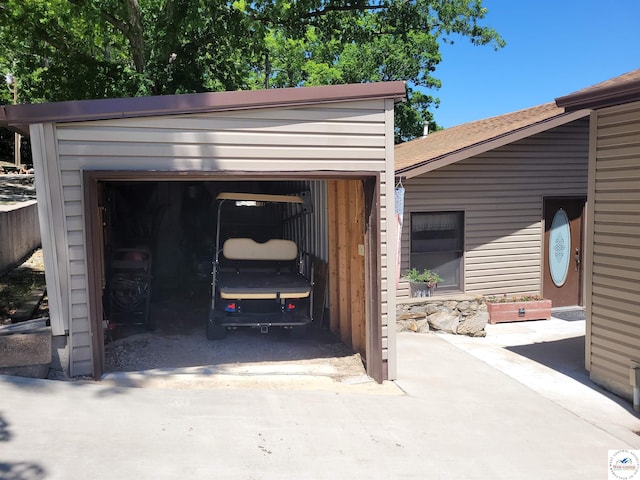 31150 Highview Rd, Edwards, MO 65326 - garage with concrete driveway