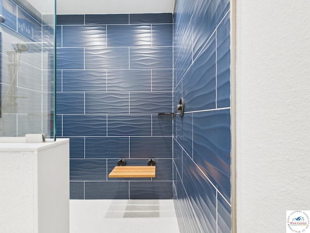 100 Mayerling Dr, Laurie, MO 65037 - bathroom featuring a walk in shower