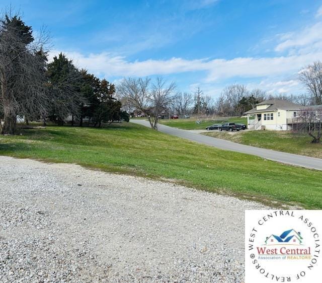 913 S Main St, Milan, MO 63556 - view of road
