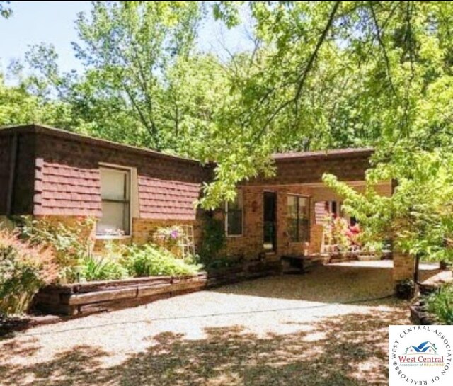 17520 Daisy Rd, Hughesville, MO 65334 - photo 1