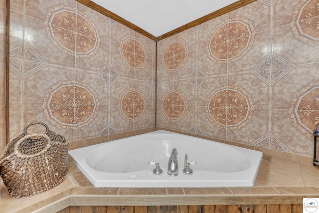 2510 Stephenson Ave, Sedalia, MO 65301 - bathroom featuring a jetted tub
