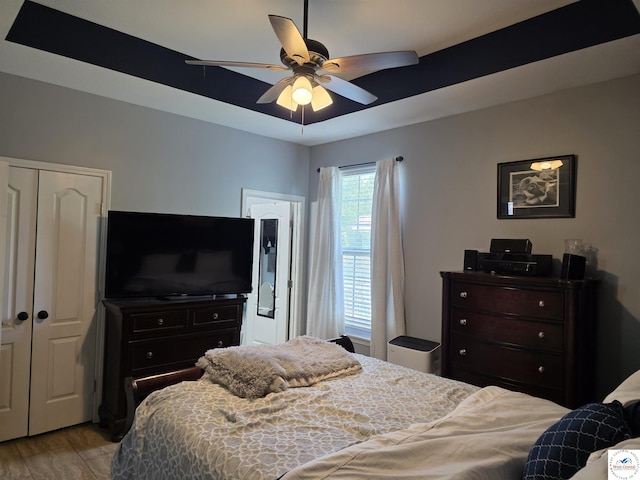 1010 NW Scenic Dr, Grain Valley, MO 64029 - bedroom featuring a ceiling fan