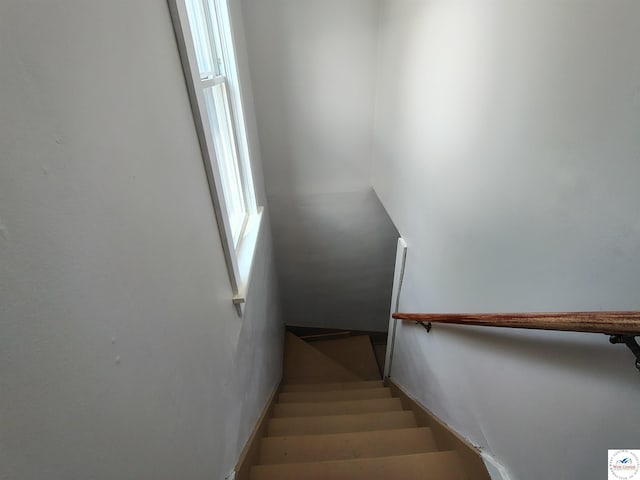1105 Lay Ave, Warsaw, MO 65355 - view of stairway