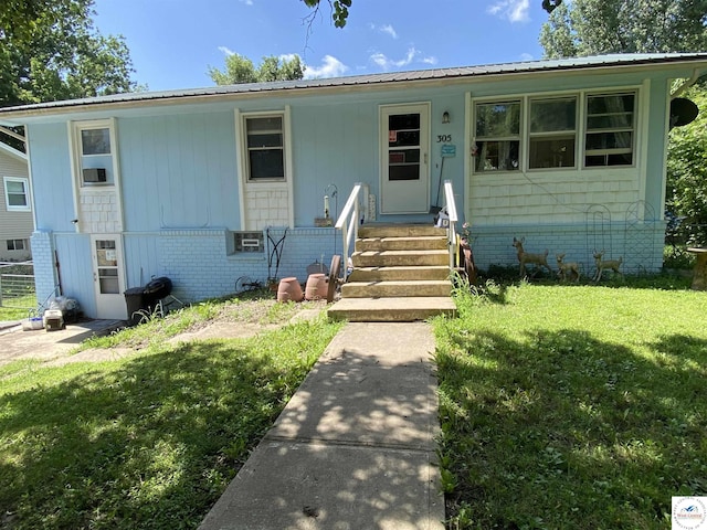 305 W 2nd St, Calhoun, MO 65323 - photo 1