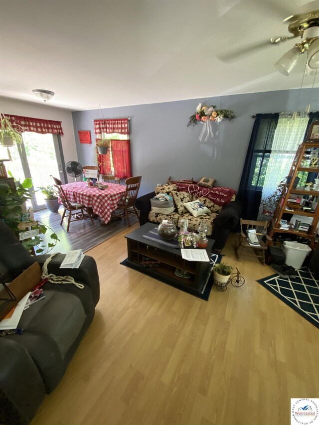 305 W 2nd St, Calhoun, MO 65323 - photo 3