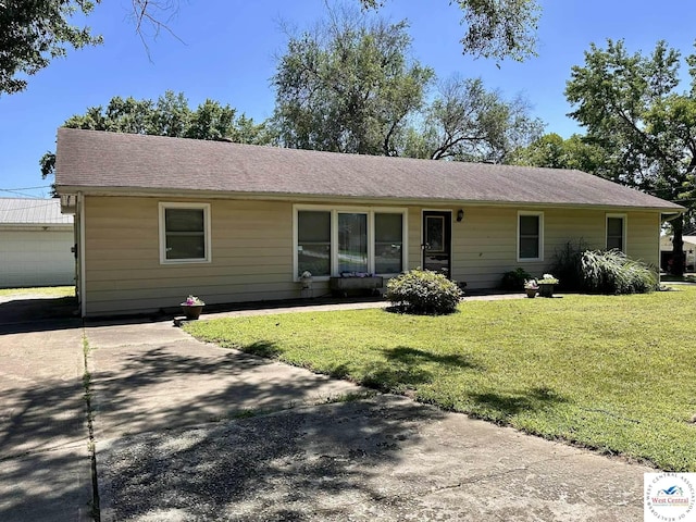 130 Center St, Tipton, MO 65081 - photo 1