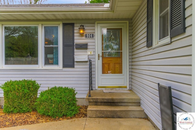 904 Leone Ave, Sedalia, MO 65301 - view of entrance to property