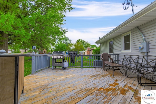 904 Leone Ave, Sedalia, MO 65301 - deck with a grill
