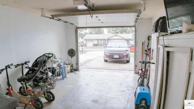 252 Shawn Ave, Lincoln, MO 65338 - garage featuring a garage door opener