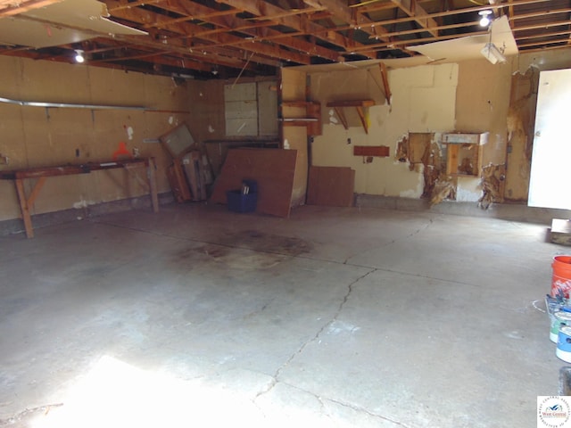 311 N Water St, Clinton, MO 64735 - view of garage