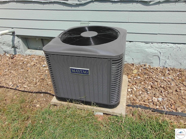 311 N Water St, Clinton, MO 64735 - details with cooling unit