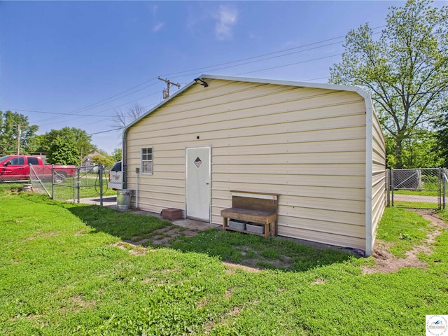 1407 E Main St, Higginsville, MO 64037 - view of outdoor structure with a gate