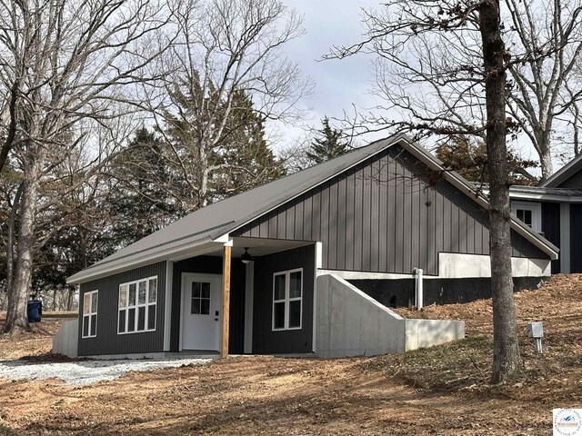 28927 Benton House Ave, Warsaw, MO 65355 - view of front facade