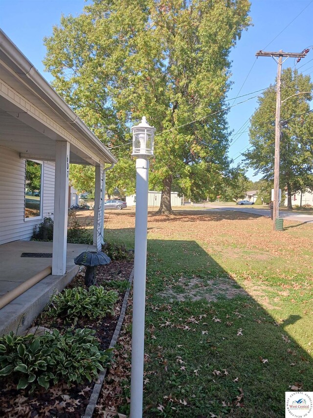 607 N Hughes St, Stover, MO 65078 - view of yard