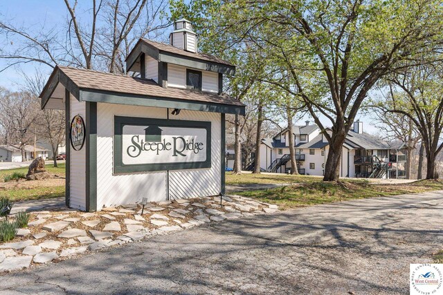 1436 Cherokee Rd, Lake Ozark, MO 65049 - community / neighborhood sign featuring a residential view