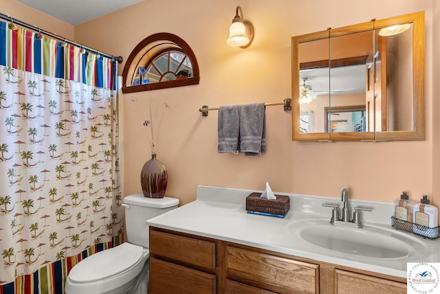 1436 Cherokee Rd, Lake Ozark, MO 65049 - bathroom with toilet, a shower with curtain, and vanity