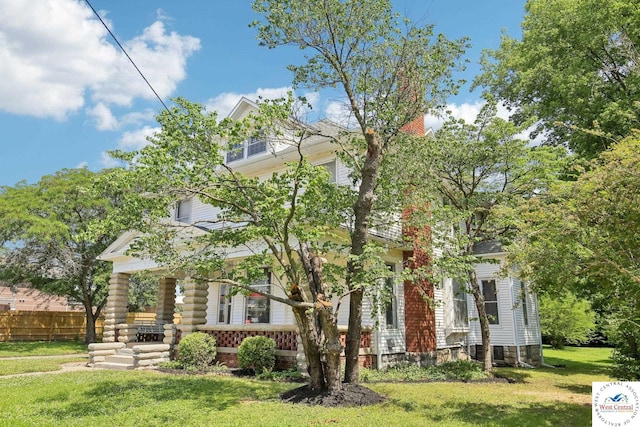 309 E Gay St, Warrensburg, MO 64093 - view of front of house with a chimney
