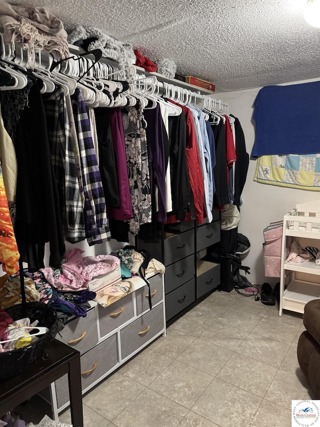 405 W 4th St, Sedalia, MO 65301 - view of walk in closet