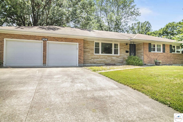 909 Ruth Ann Dr, Sedalia, MO 65301 - photo 2