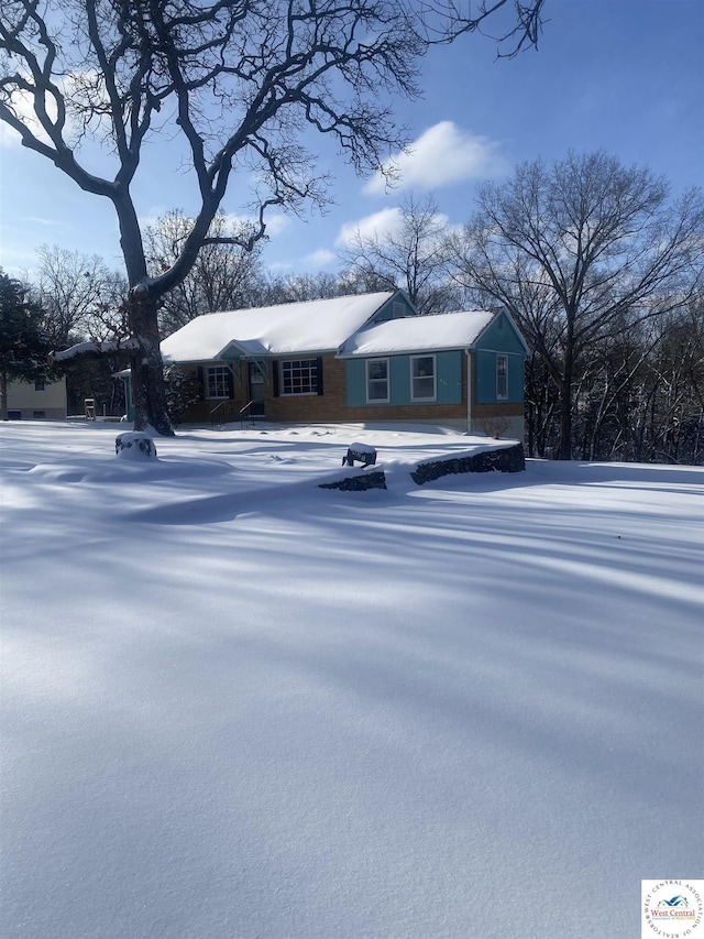 view of front of property