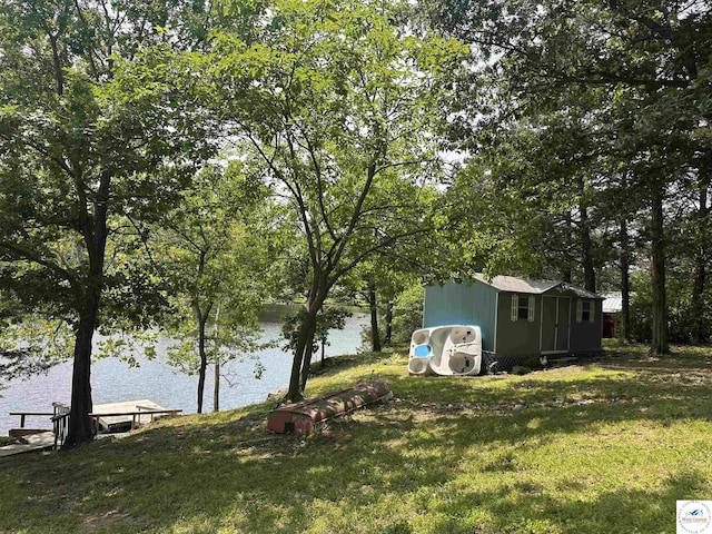 32031 Barclay Loop, Warsaw, MO 65355 - view of green lawn featuring a water view