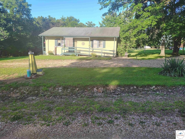 29620 Blue Grass Rd, Edwards, MO 65326 - view of front of property with a front yard