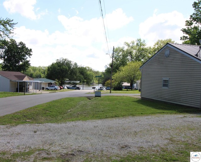 101 Lakeveiw Dr, Windsor, MO 65360 - view of asphalt road