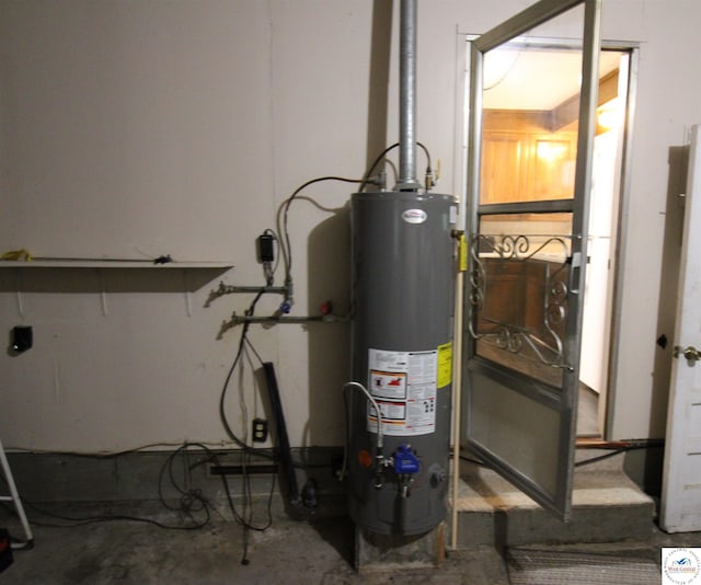 101 Lakeveiw Dr, Windsor, MO 65360 - utilities featuring water heater