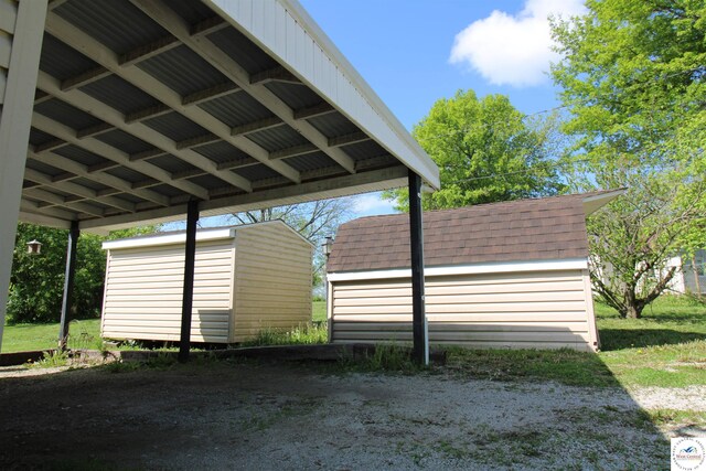 101 Lakeveiw Dr, Windsor, MO 65360 - view of parking / parking lot with a storage unit