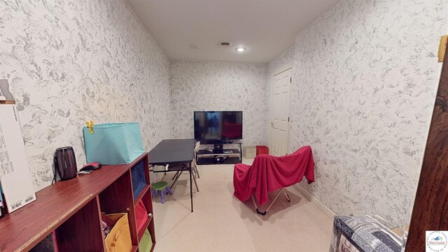 1519 Cobblestone Dr, Sedalia, MO 65301 - carpeted office space featuring recessed lighting and wallpapered walls