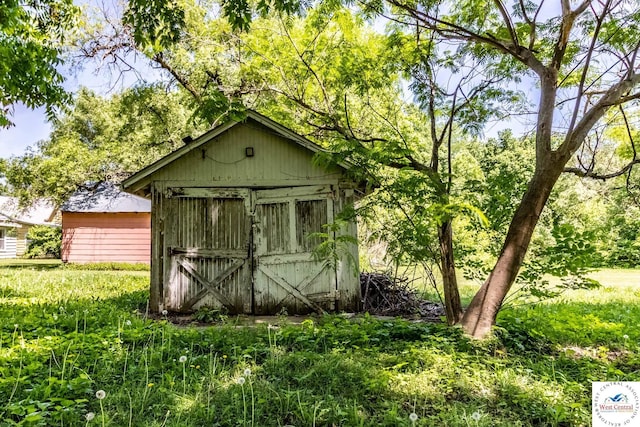806 E Green St, Clinton, MO 64735 - view of shed
