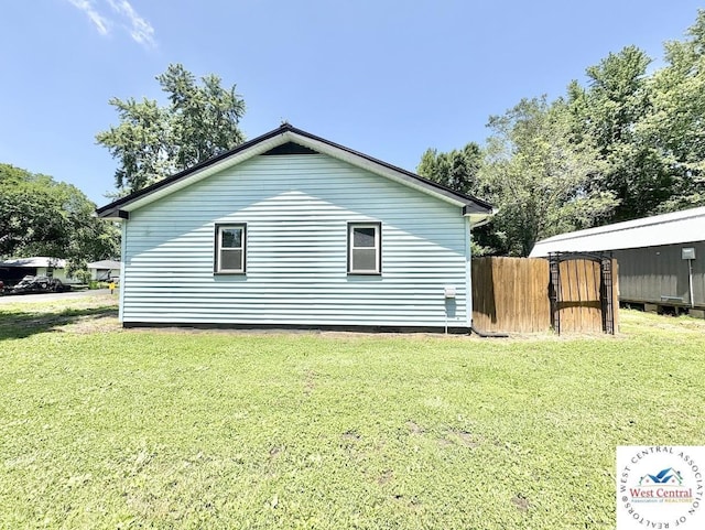 2704 Rosebud Cir, Sedalia, MO 65301 - view of home's exterior