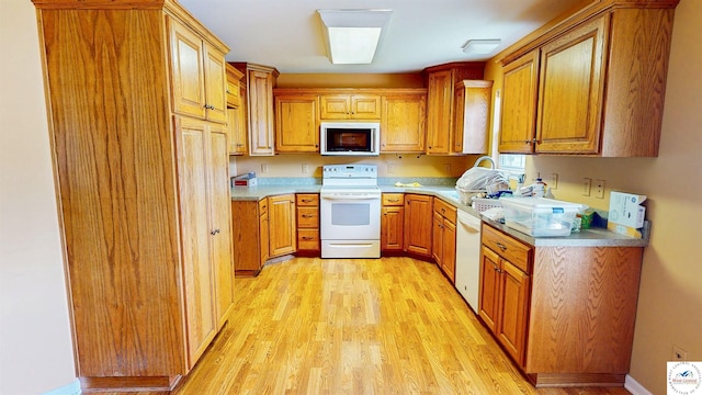302 Katy Cir, Sedalia, MO 65301 - photo 4