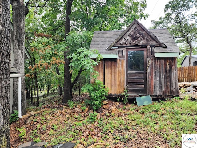 10075 Otter Rd, Clinton, MO 64735 - view of outdoor structure featuring fence