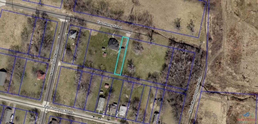 214 E Henry St, Sedalia, MO 65301 - photo 3